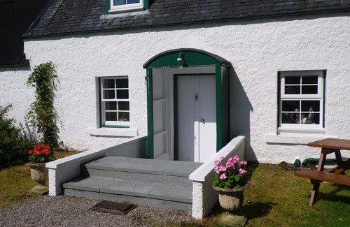 Fort Augustus Cottage | Cottage beside Loch Ness, Caledonian Canal and River Oich, Fort Augustus