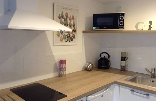 Auriol Cottage | . Cottage between sea and hills