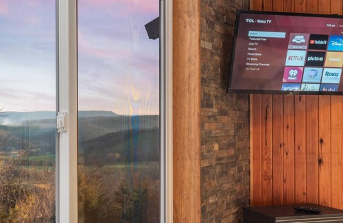 Marble Falls Cottage | Cottage- Buffalo River Basin
