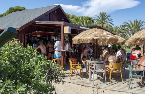 Miami Platja House | Cottage by Tarragona's Private Beach