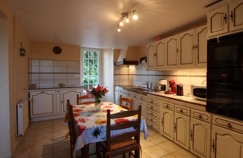 La Haye-Bellefond Cottage | Cottage by the Castle, near river, pets allowed, internet