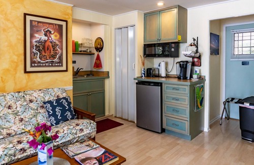Portlock Cottage | Cottage by the Bay, "A Calm and Peaceful Retreat"