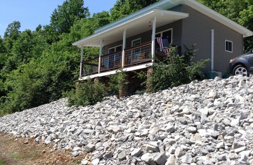 Estillfork Cottage | Cottage by the creek, beautiful Mountain View, perfect getaway!