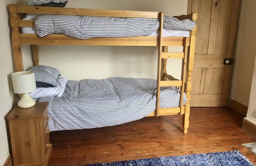 South Hayling Cottage | Cottage by the sea - 10 minutes walk to beach