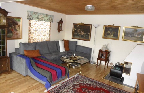 Arkelstorp Ski Chalet | cottage by the lake Lerjevallssjön