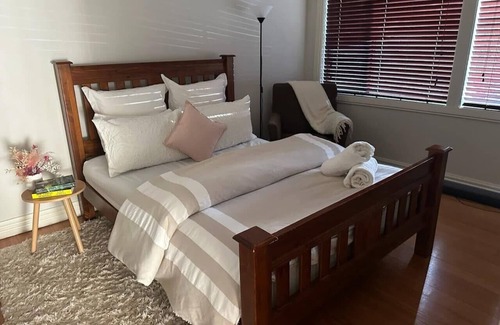 Rosebud House | Cottage by the Sea