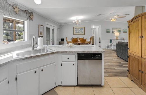Butler Beach Cottage | Cottage by the Sea - Pet-Friendly!