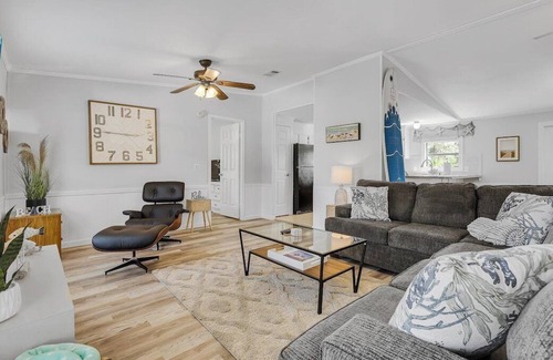 Butler Beach Cottage | Cottage by the Sea - Pet-Friendly!
