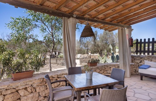 Formentera Cottage | Cottage 'Can Mussenya 2' with Private Terrace, Wi-Fi and Air Conditioning