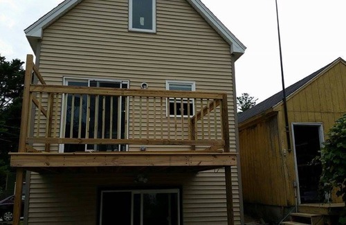 Old Orchard Beach Cottage | Cottage close to beach. Sleeps 6. Back deck with grill. Close to amusement parks
