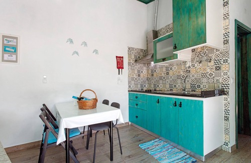 Nadadouro Cottage | Cottage 'Country House - Lagoa De Óbidos' with Private Terrace, Wi-Fi and Air Conditioning