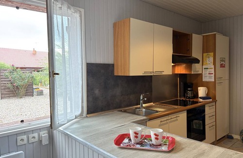 Le Theil Cottage | Cottage De Fontariol with Covered Pool in Auvergne