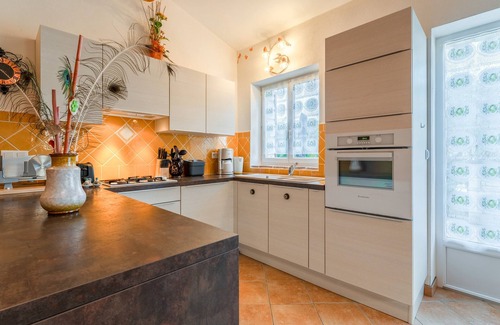 Laval-Saint-Roman House | Cottage 'De Vacances' with Shared Pool, Wi-Fi and Air Conditioning