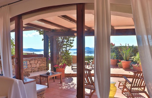 Punta Sardegna Villa | COTTAGE DOLCEVITA by KlabHouse -4BR w/Panoramic Hot Tube- shared pool