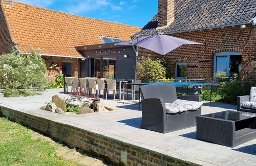 Oudezeele Cottage | Cottage for 15 with spa and games in Flanders