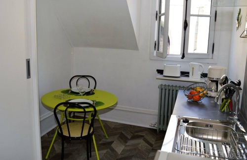 Chinon Cottage | Cottage for 2 with terrace, WIFI, near castles