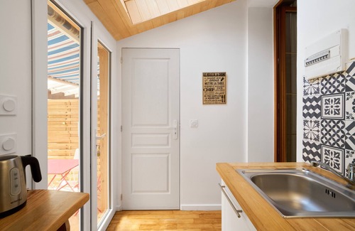 Eyliac House | Cottage 'À L'envol' with Private Terrace and Shared Garden