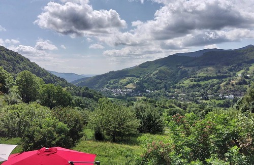 Saint-Jacques-des-Blats Cottage | Cottage 4-6 people 150m² in a quiet area in the mountains, 13min from the slopes.