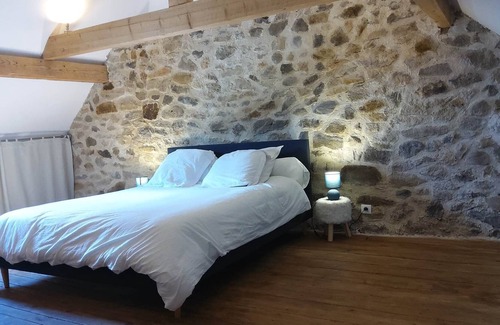 Saint-Jacques-des-Blats Cottage | Cottage 4-6 people 150m² in a quiet area in the mountains, 13min from the slopes.