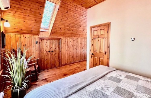 Norland Cottage | Cottage Gem on Shadow Lake