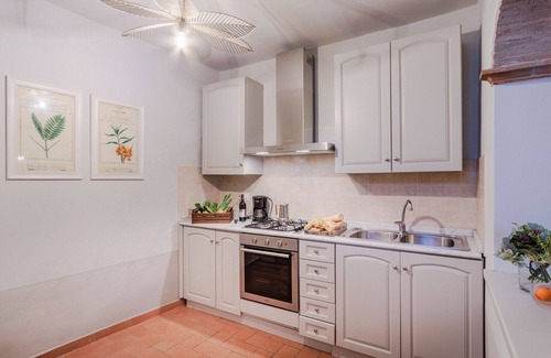 Ruota Villa | Cottage Gigi, Smart Convenient Stone Village House with Pool