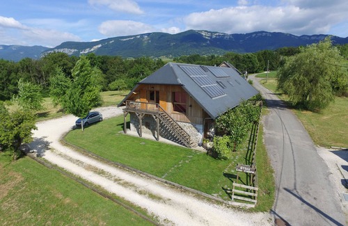 Montcel Cottage | Cottage 'Gite Le Solant - Lou Cabro' with Mountain View, Shared Garden and Wi-Fi
