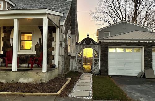 Swan Lake Cottage | Cottage Guesthouse in the heart of Bethel, with a private Hot Tub!