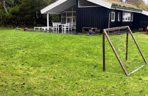 Blokhus Cottage | Cottage holiday surrounded by nature and peaceful fields.