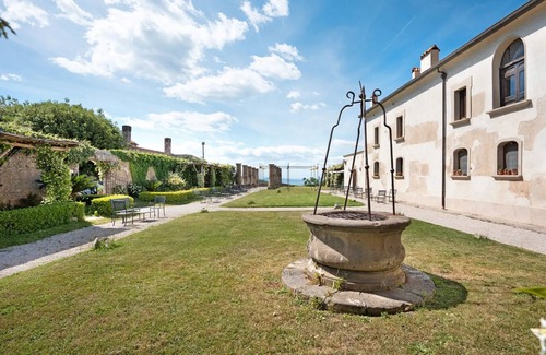 Meta Cottage | Cottage 'Immerso Nella Natura' with Sea View, Shared Terrace and Wi-Fi