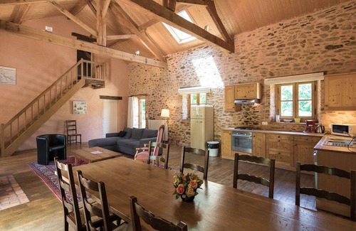 Chalais Cottage | Cottage in Chaleix near Forest & Lake