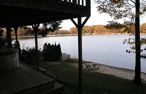 Hart Cottage | Cottage in Crystal Lake