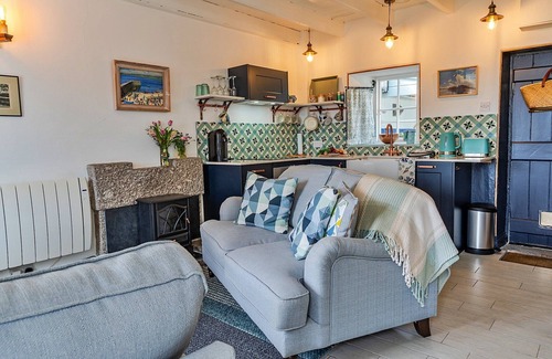 Mousehole Cottage | Cottage in Mousehole with Stunning Sea Views