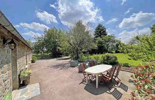 Mantilly Cottage | Cottage in Normandy with Garden and WiFi Included