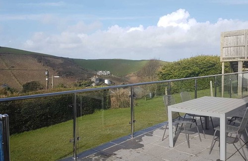 Port Isaac House | Cottage In Sought After Seaside Location with Parking and great views