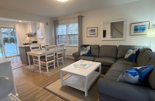 Village of Southampton House | Cottage in Southampton Village; Relax in your own private park!