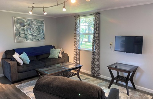 Jenkins Cottage | Cottage in the country, ideal for families.