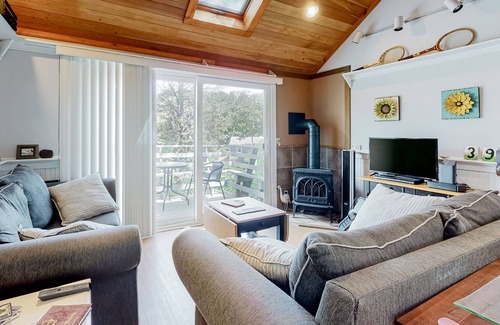 North Truro Condo | Cottage in the Trees w/ 2 Decks, Fireplace & WiFi - Walk to Great Hollow Beach!