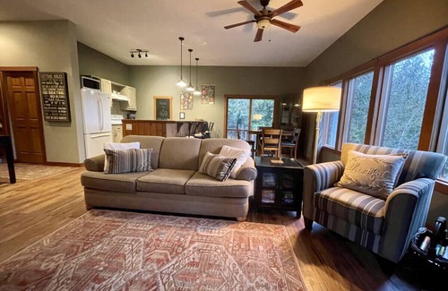 Beasley Cottage | Cottage in The Woods, Nelson