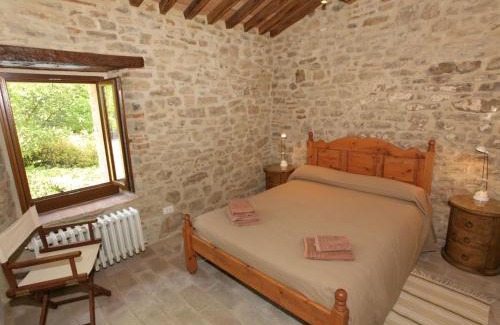 Lisciano Niccone House | Cottage in Umbria with pool