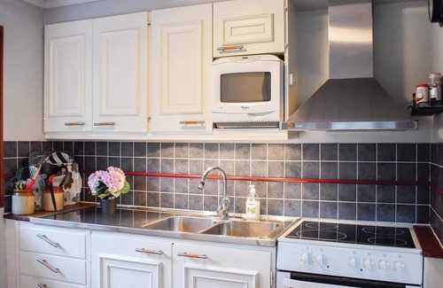 Motala House | Cottage in Västanvik is located 20 km from Motala and on the northeast shore of Vättern.