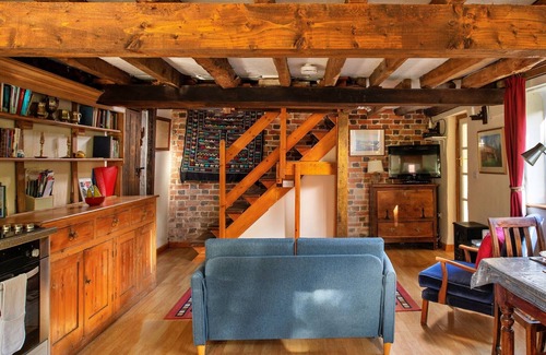 Tirabad House | Cottage in Wales near Glyndwr’s Way