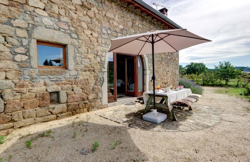 Les Salles Cottage | Cottage La Grange: Old Charm, WiFi, Pets, Nature & Hiking