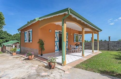 Sainte-Rose House | Cottage La Perle (pool, BBQ, view on moutains, sea, rivers, forests)