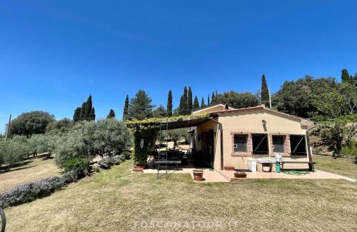 Guardistallo House | Cottage Lavanda con vista mare, aria condizionata by ToscanaTour