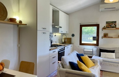 Guardistallo Cottage | Cottage Lavanda with sea view, by ToscanaTour