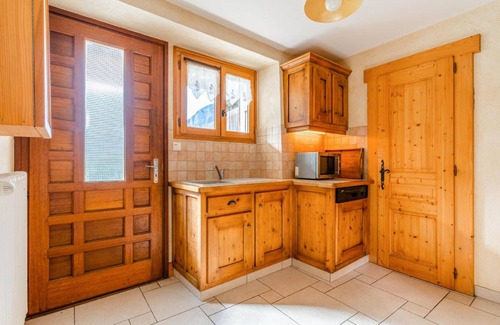 Sixt-Fer-a-Cheval Ski Chalet | Cottage 'Le Gîte Des Cascades' with Mountain View, Private Terrace and Wi-Fi