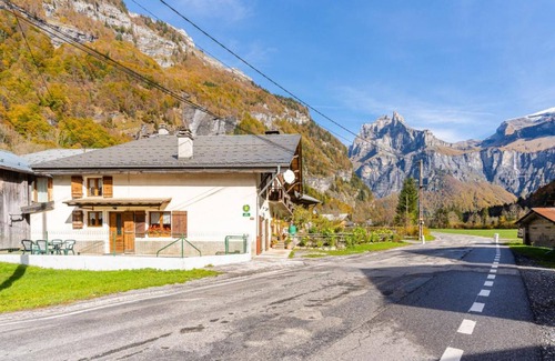 Sixt-Fer-a-Cheval Ski Chalet | Cottage 'Le Gîte Des Cascades' with Mountain View, Private Terrace and Wi-Fi