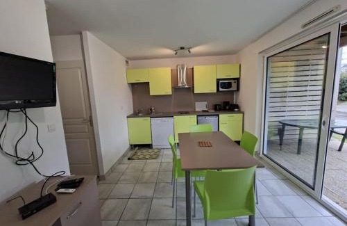 Chaveignes Apartment | Cottage Le Vau 2, draps fournis, piscine