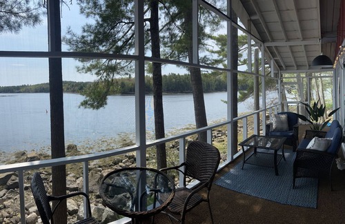 Valley Road Cabin | Cottage located on the banks of the historic St.Croix River