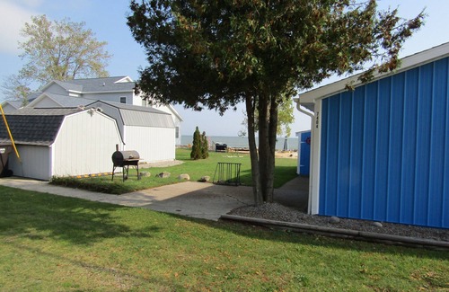 Oscoda Cabin | Cottage Located right on Lake Huron!